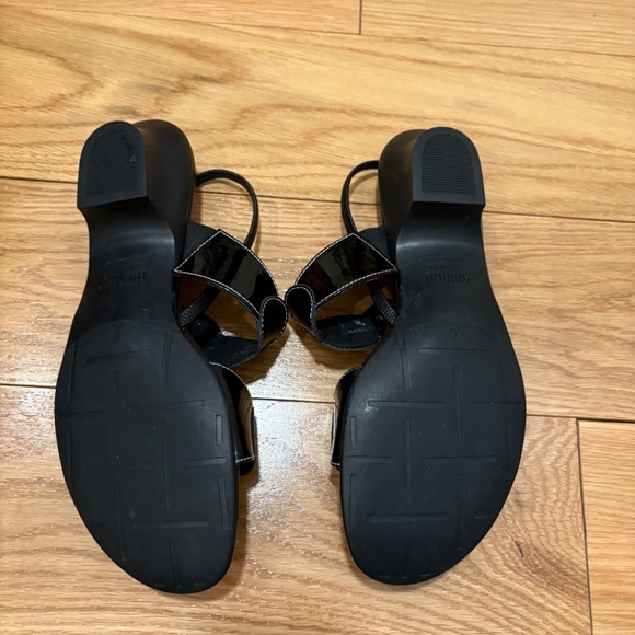 Munro Eclipse 9W Black Patent Dress Sandals - Picture 4 of 6